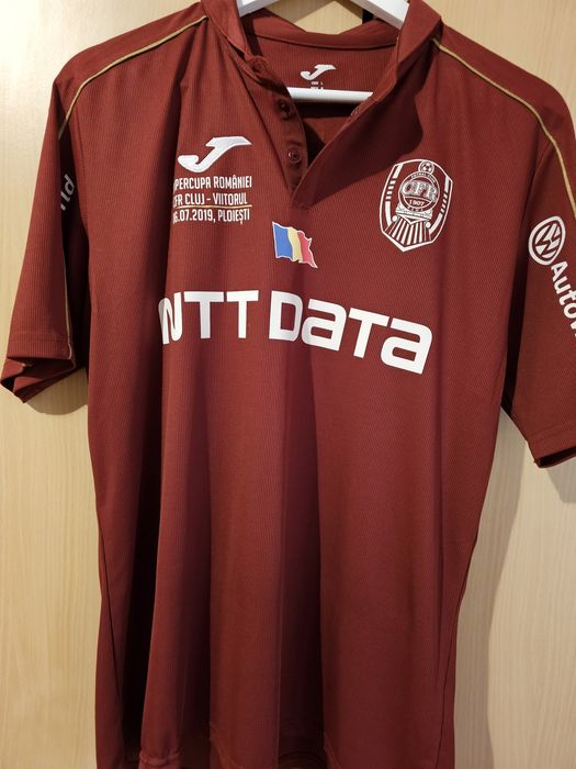 Tricou CFR Cluj purtat in supercupa și semnat