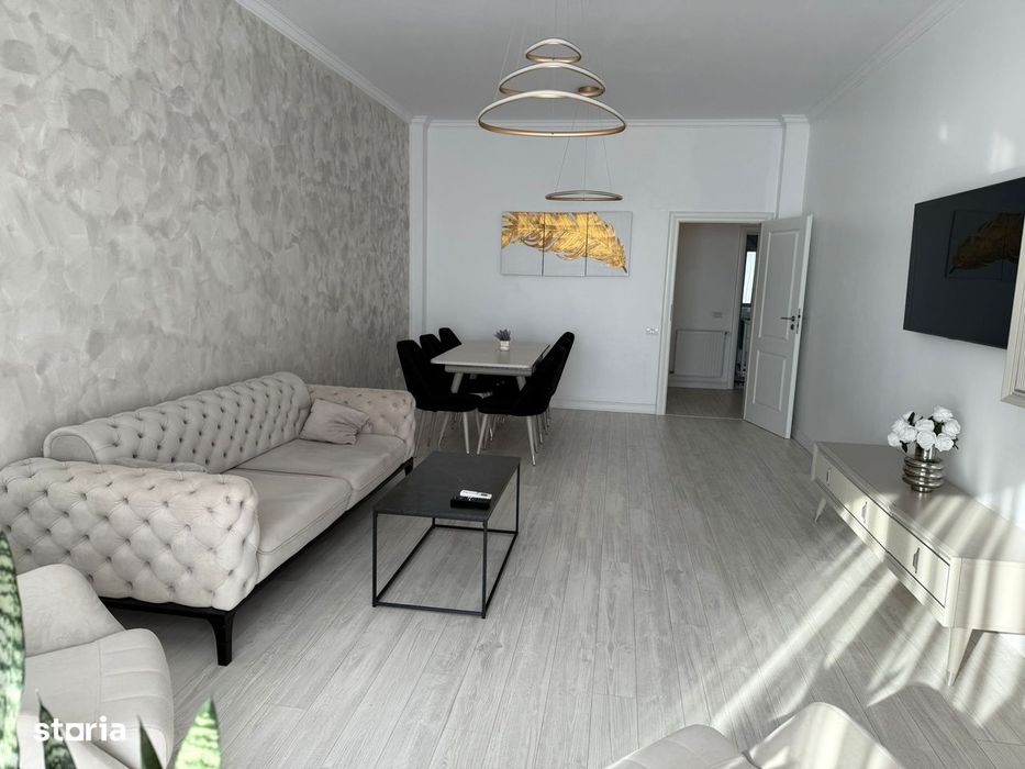 Apartament de închiriat cu 4 camere, zona Faleză Nord