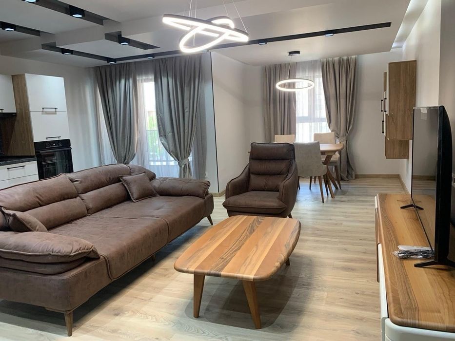 Дава се под наем Двустаен апартамент в Пловдив, Кършияка - 88 кв.м за 700 € - Снимка #1