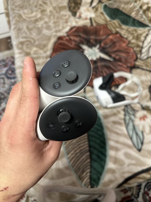 Продам Очки виртуальной реальности Meta Quest 3S 128 Gb