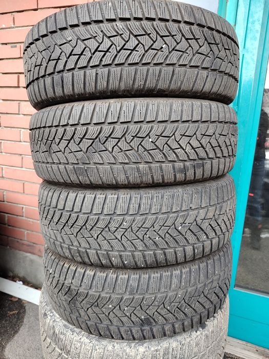 Продавам 4 зимни гуми 205/60/16 Dunlop
