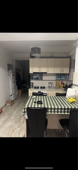 Inchiriez apartament