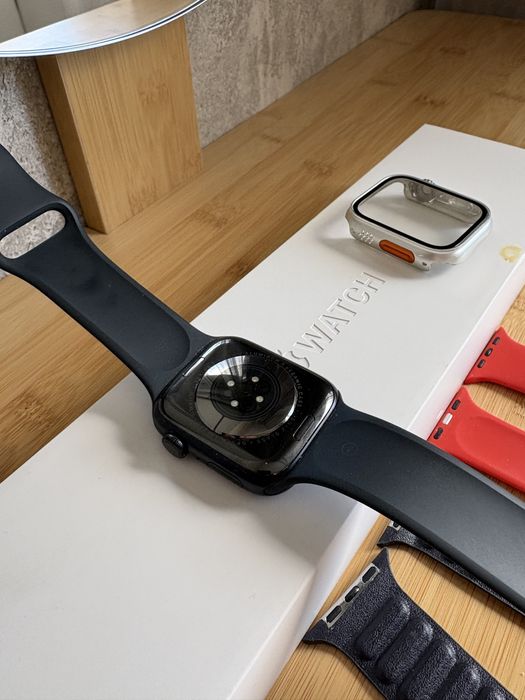 Apple Watch 7- 45 mm+ много подаръци