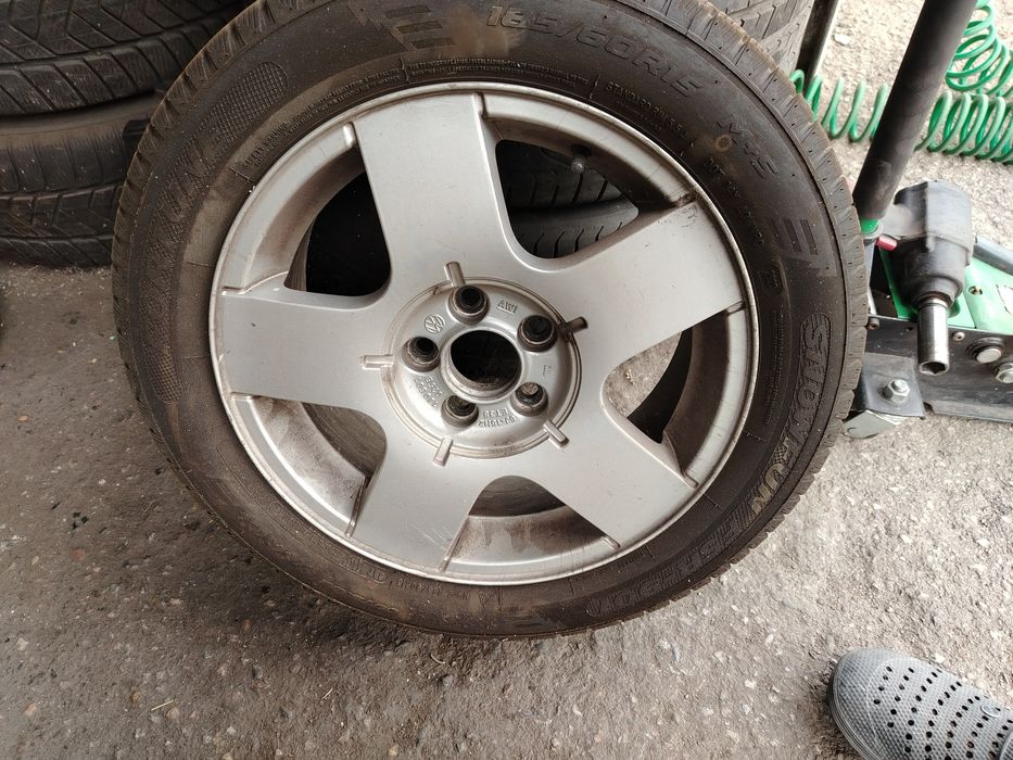 Зимни гуми 185/60/15 с Джанти 5*100