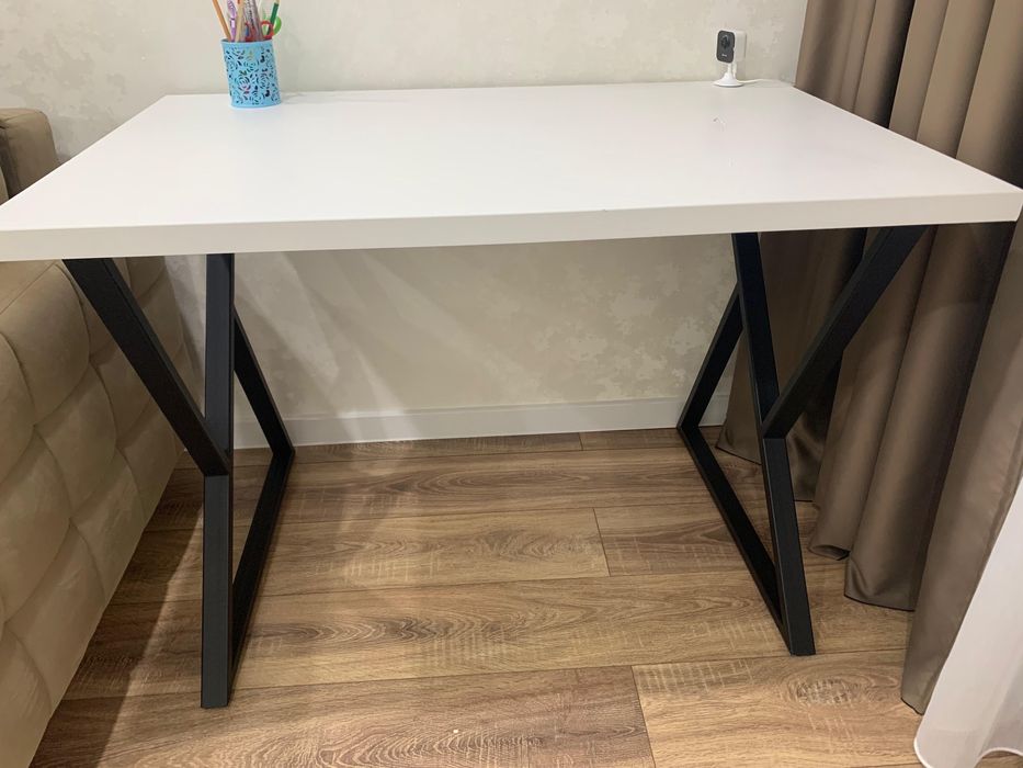 Продается письменный стол