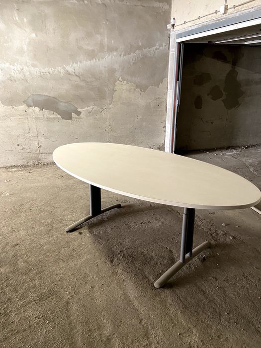 Офис маса / Конферентна маса