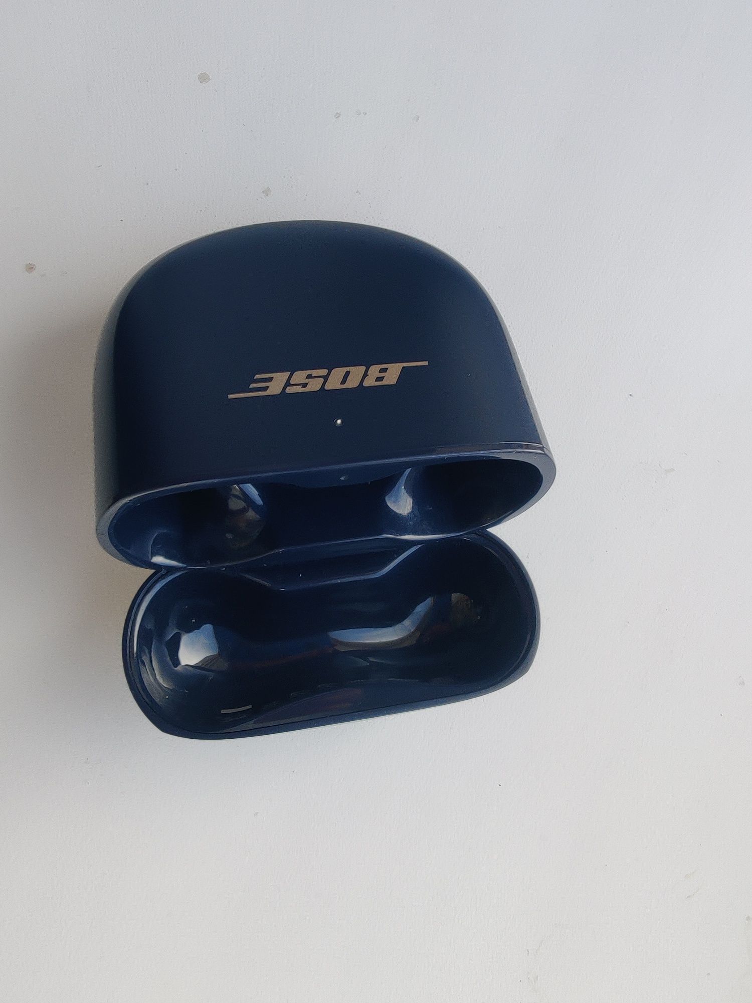 Кейс - зарядка для Bose QuietComfort-2 Q