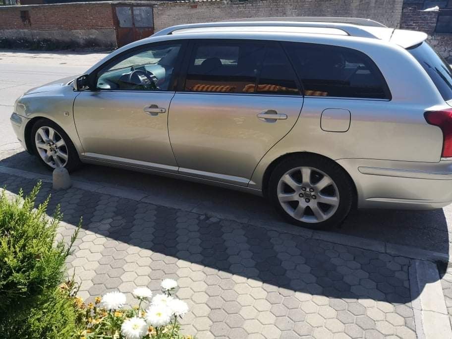 Тойота Авенсис 2.4 автомат