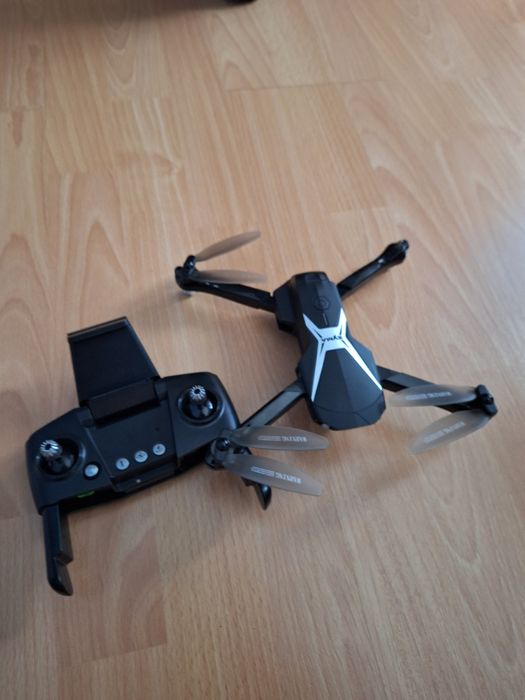 Дрон Zyma z6 (2 неработещи моторчета на перки)