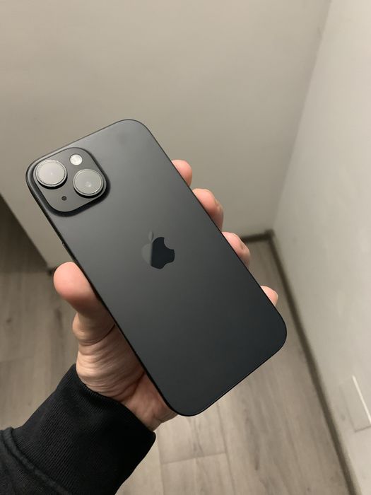 iPhone 15 - Black - 128GB