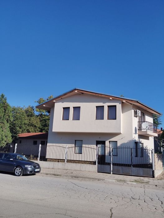 Продавам къща в гр. Каспичан