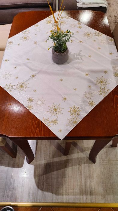 Разтегателна трапезна маса, масив + 6 броя трапезни столове Еко кожа