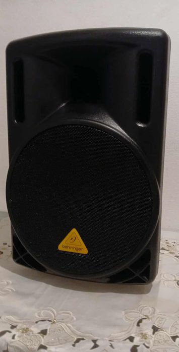 Vând boxă behringer 212 pasiv în stare perfectă de funcționare