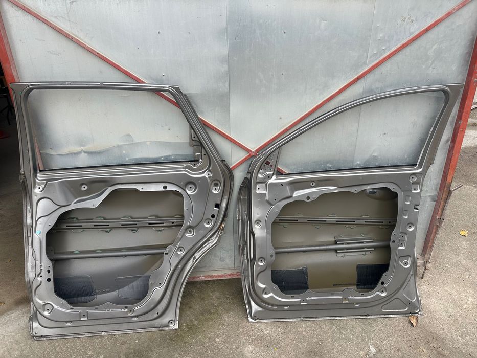 Предна дясна и задна дясна врата Киа Соренто 2019г.