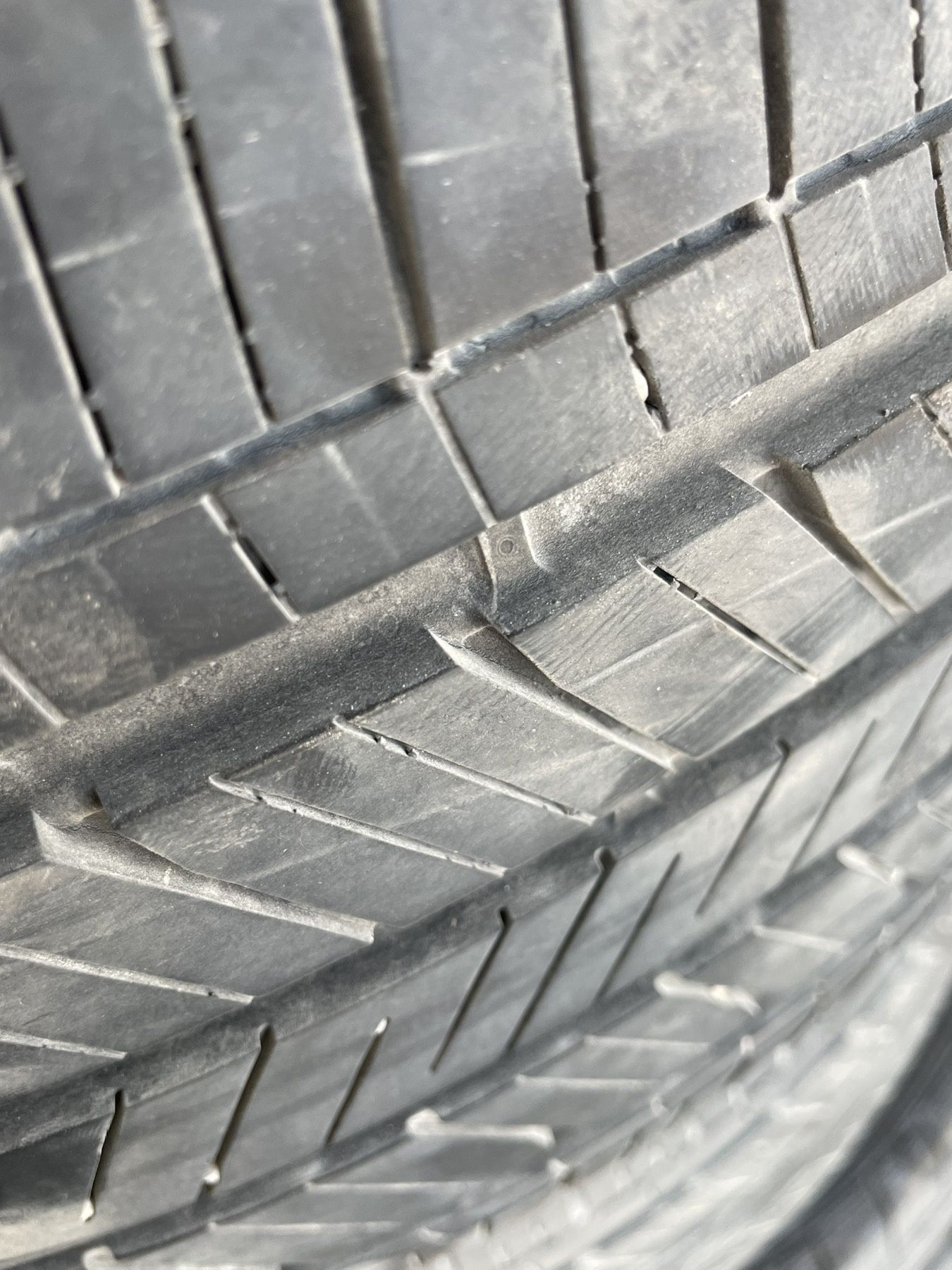 гумu 235 /55 / R19 Goodyear