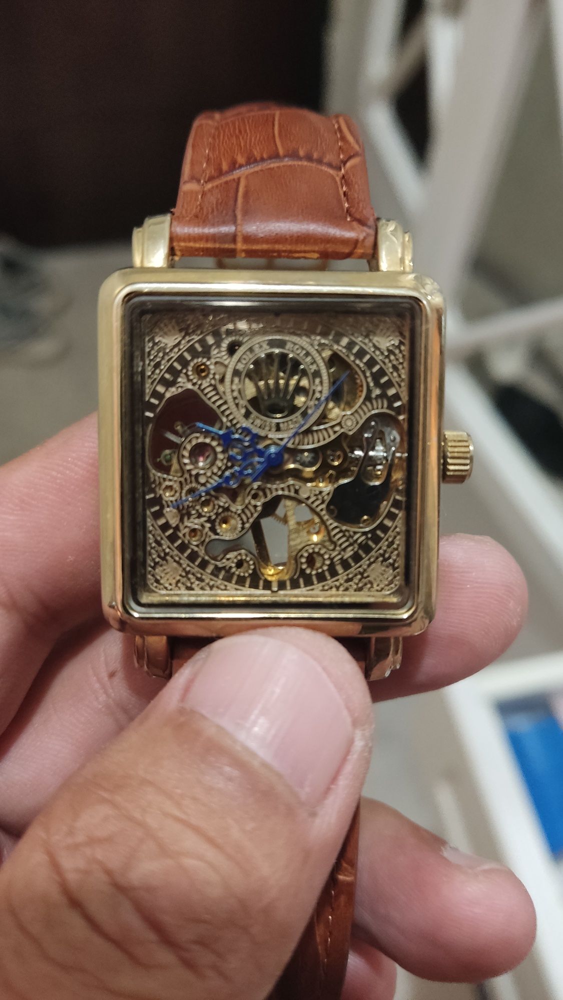 Срочно продам часы