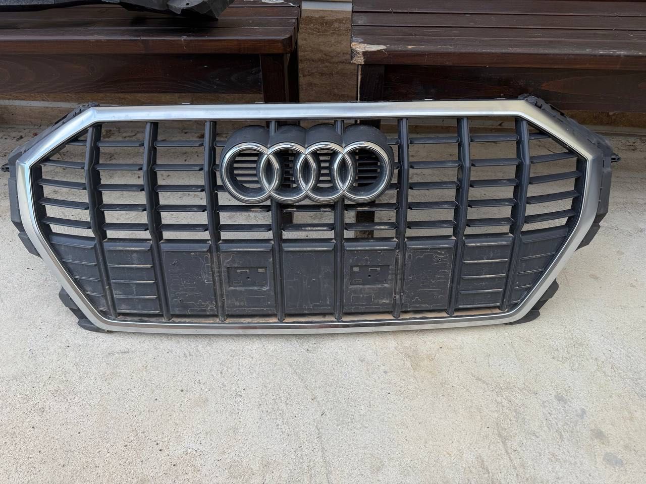 Предна решетка front grill Audi Q3 2019 - 2025