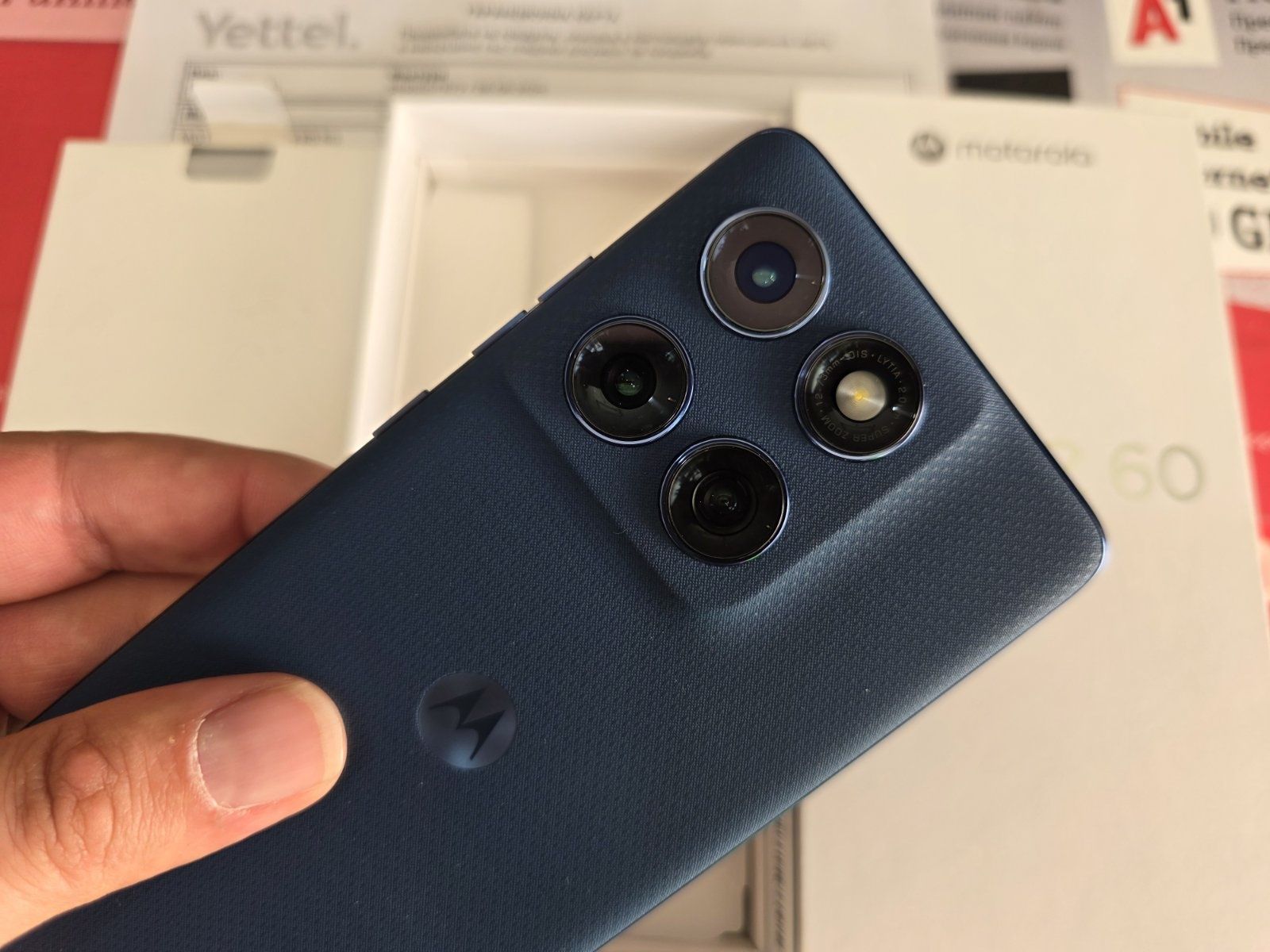Motorola Moto Edge 60 8/256 , чисто нов , 3 години гаранция