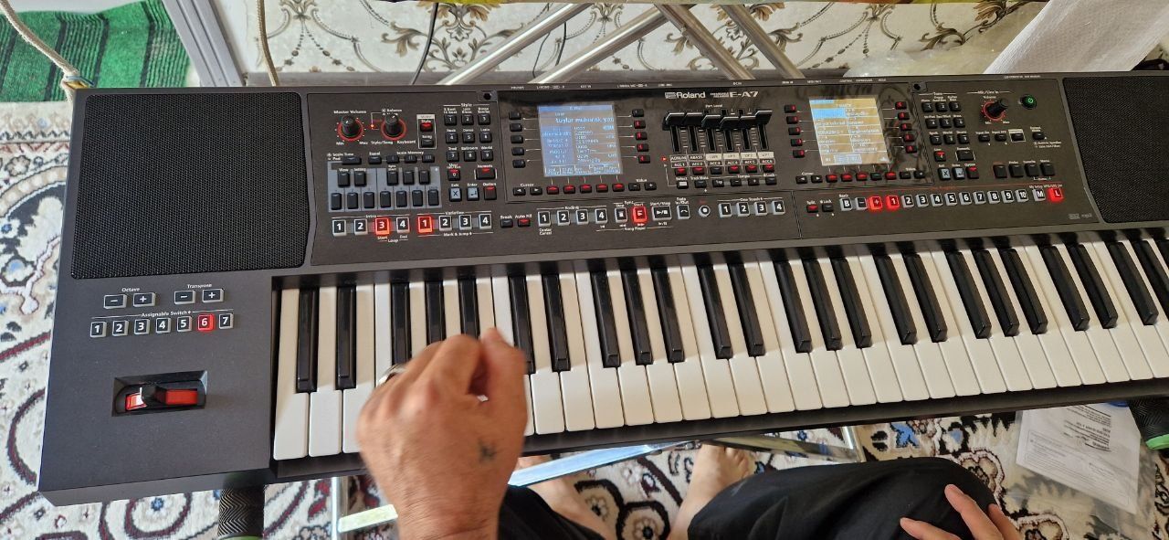 Roland E-A7 sotiladi