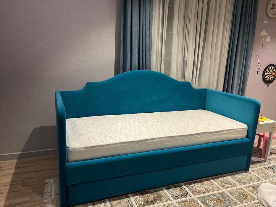 Кровать с ящиком 90*200