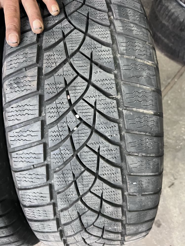 245/55 r17 goodyear de iarna / dot 2021 /200 lei buc