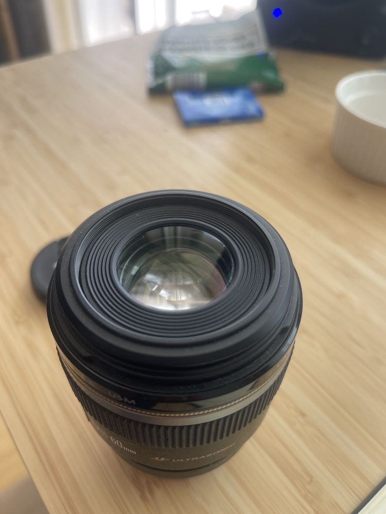 Canon EFS 60mm f2.2 Macro