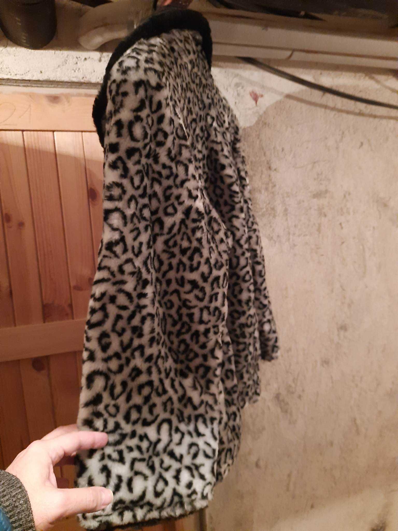 Дамско леопардово палто и официално черно дамско палто