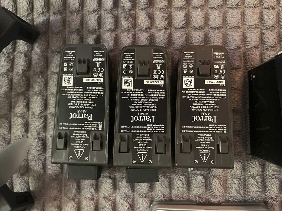 Dronă Parrot Anafi Fly More Combo + Filtre Polarizare și ND