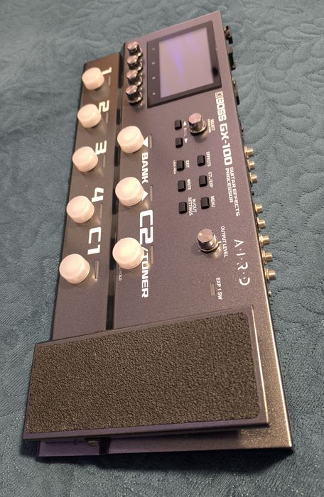 Procesor  chitară electrică/bass – BOSS GX-100 + Accesorii