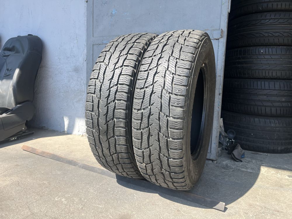 2 бр. гуми за бус 205/75/16C Nokian DOT 1419 6,5 mm