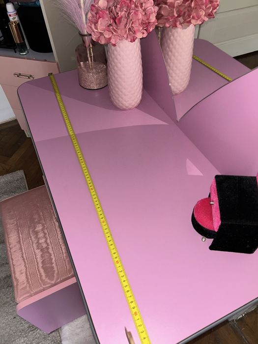 Masa de make up/ toaleta roz, in forma de inima