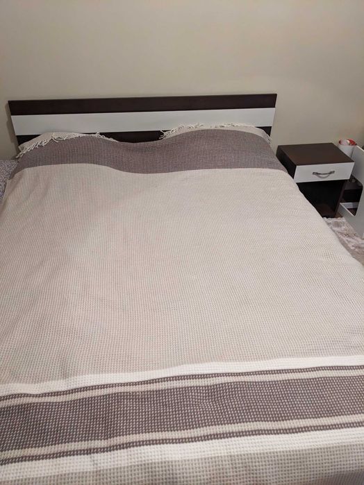 Pat dormitor 180x200 cm + 2 noptiere