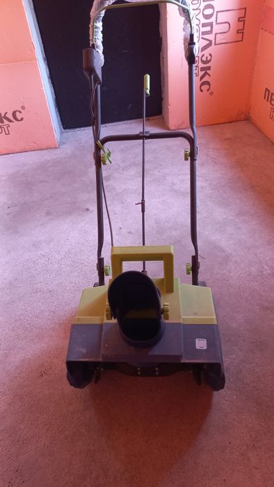 Снегоуборчная машина