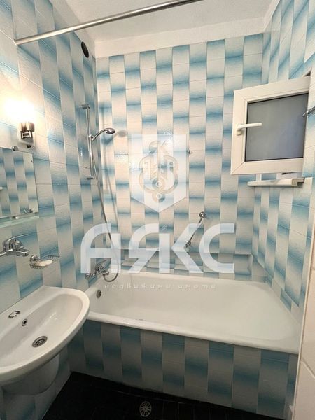 Тристаен обзаведен апартамент под наем