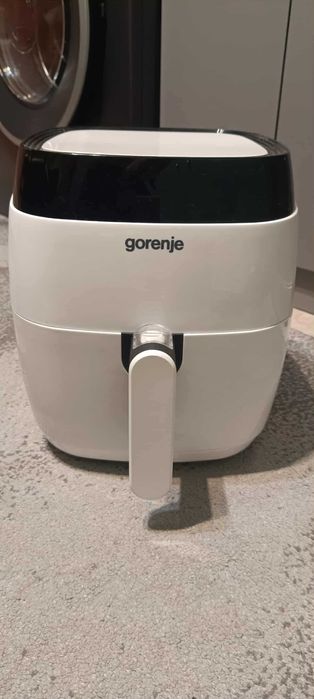 Продавам Air Fryer Gorenje