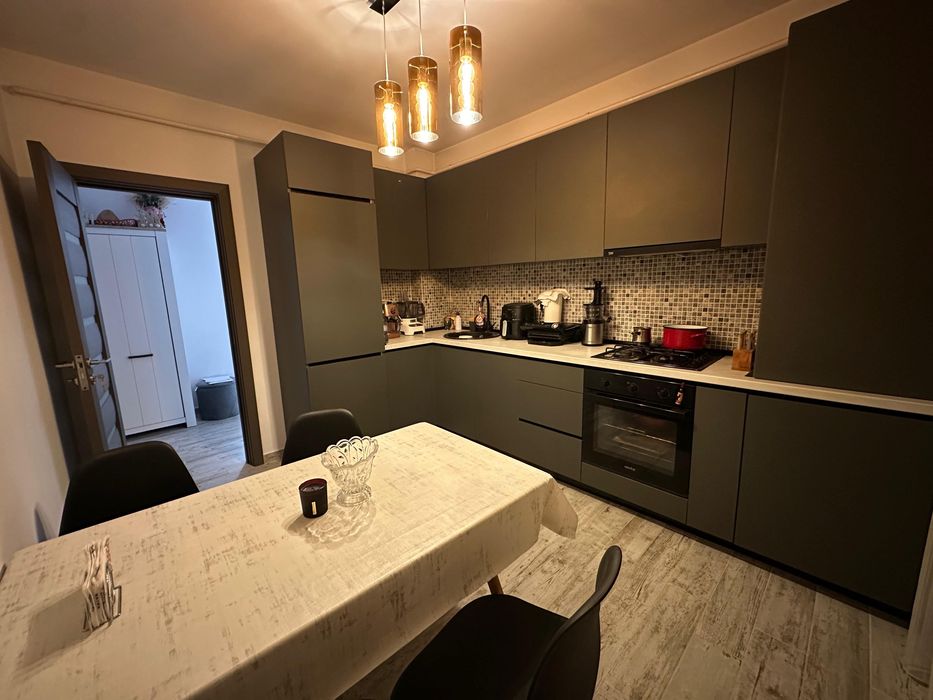 Apartament cu 3 camere 70mp, balcon, loc de parcare Rediu, Iasi
