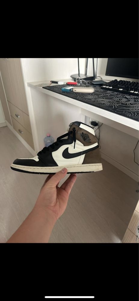 Jordan 1 dark mocha