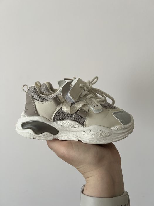 Кроссовки детские