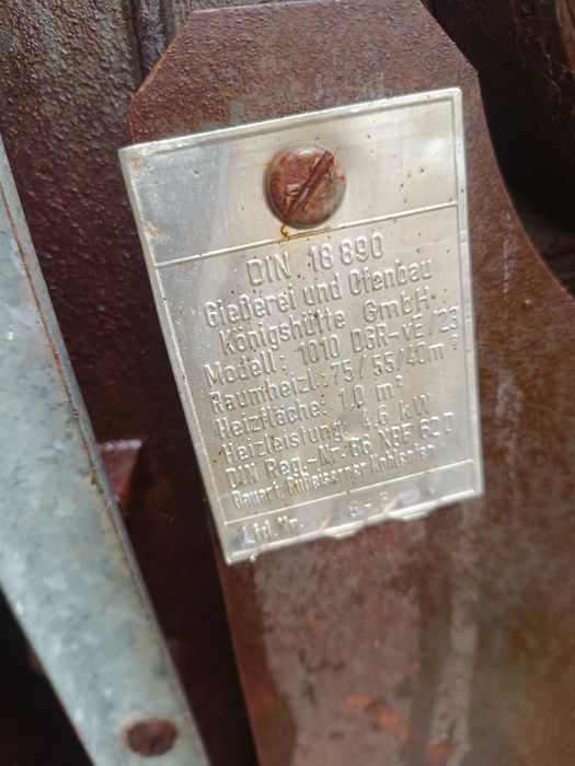 Чугунена печка на дърва