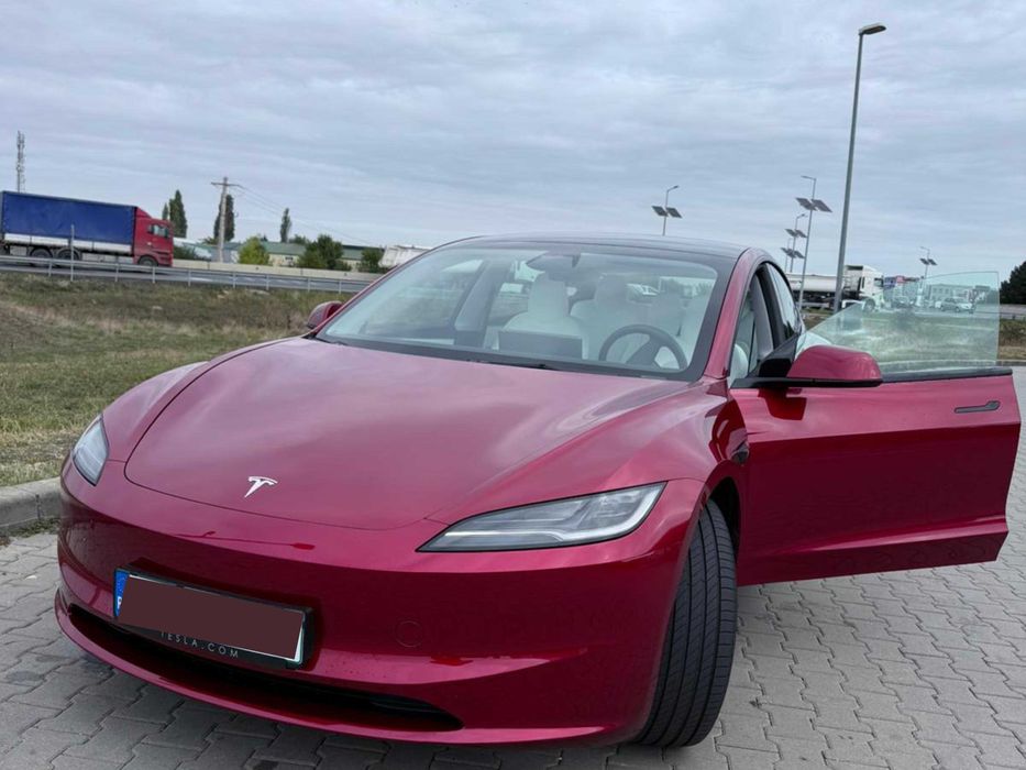 Model 3 Highland Long Range AWD - Ultra Red - 29.560Km (Deducere TVA)