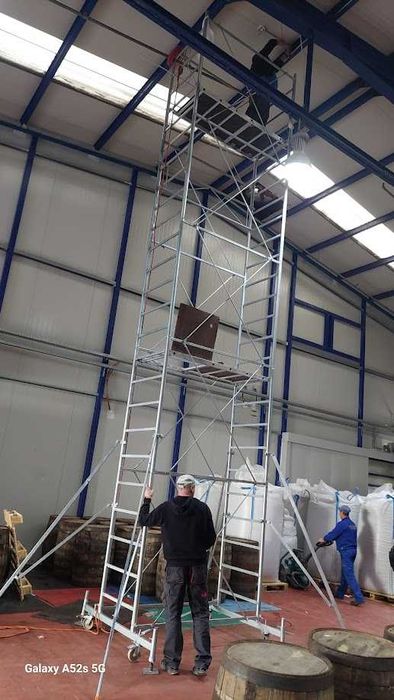 Inchiriez schela mobila