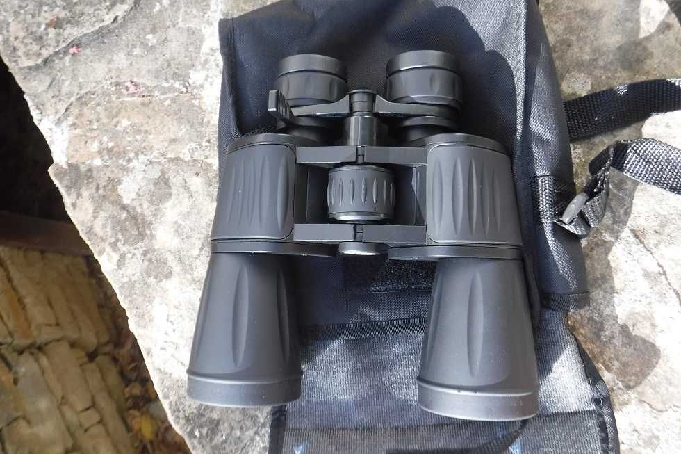 Бинокъл Levenhuk Atom 10–30x50