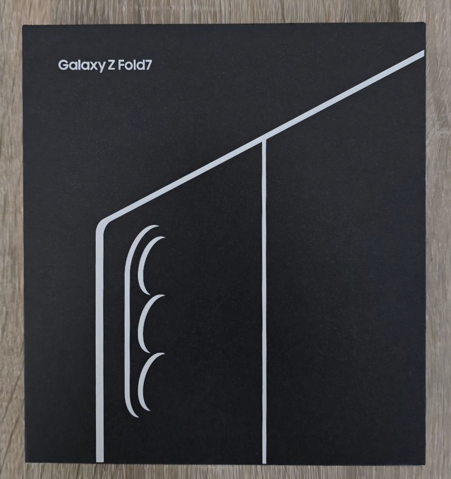 Продавам: Samsung Galaxy Z Fold 7 256GB JET Black ЗАПЕЧАТАН