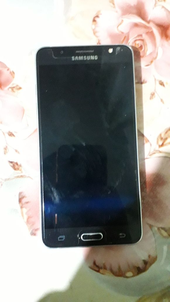 Samsung J5 Lite sotiladi