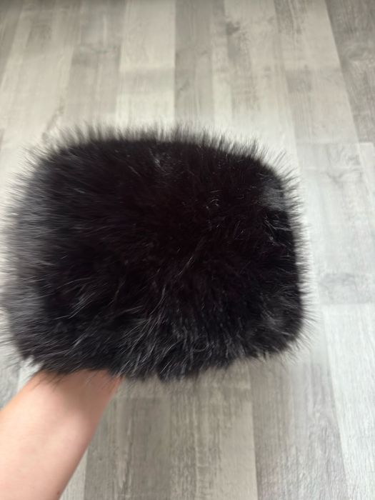 Caciula de blana neagra