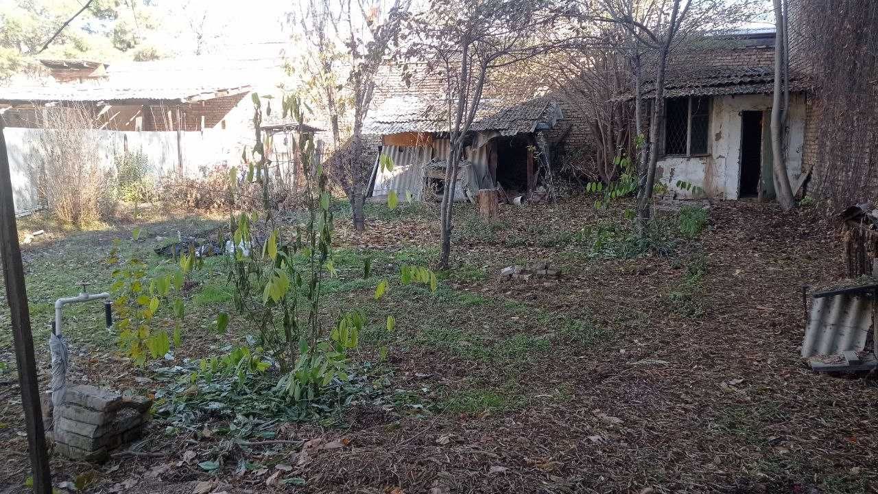 Продается Дом в центре Янгиюля, 4.1 сотки.