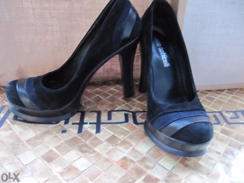 Черни обувки от естествена кожа и велур, висок ток