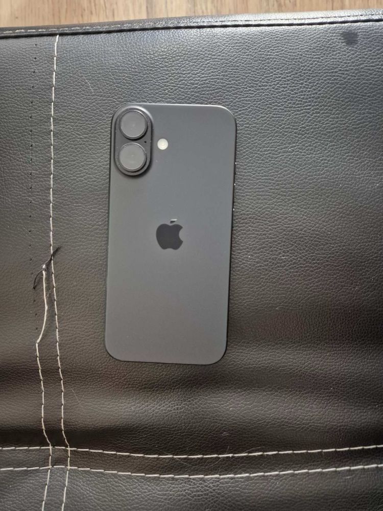 Iphone 16 с гаранция + кабел
