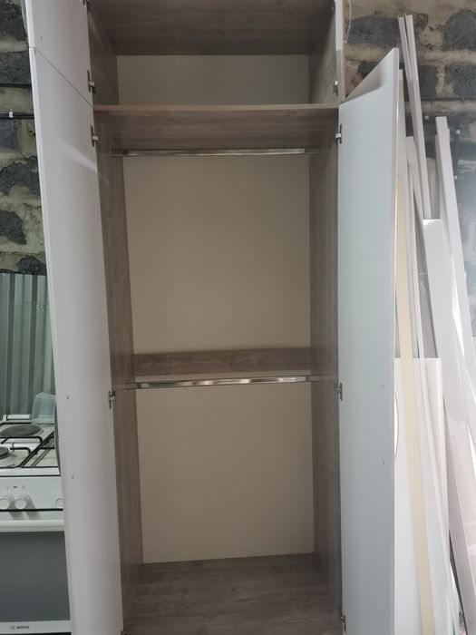 Шкаф с двумя перекладинами