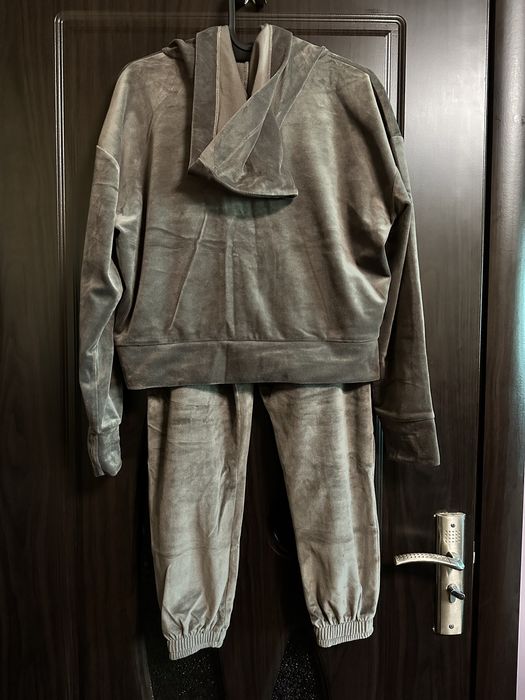 Дамски велурен екип